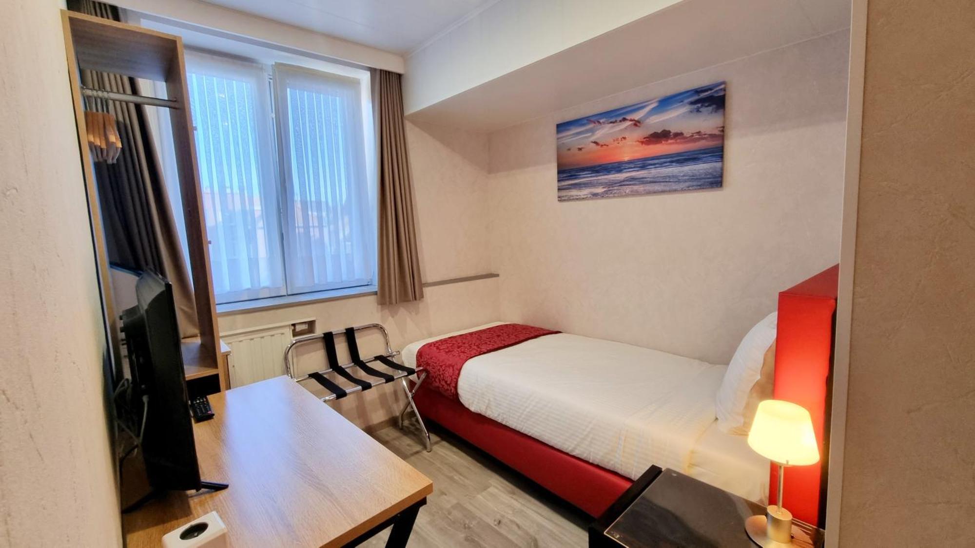 Hotel Cardiff Oostende Quarto foto